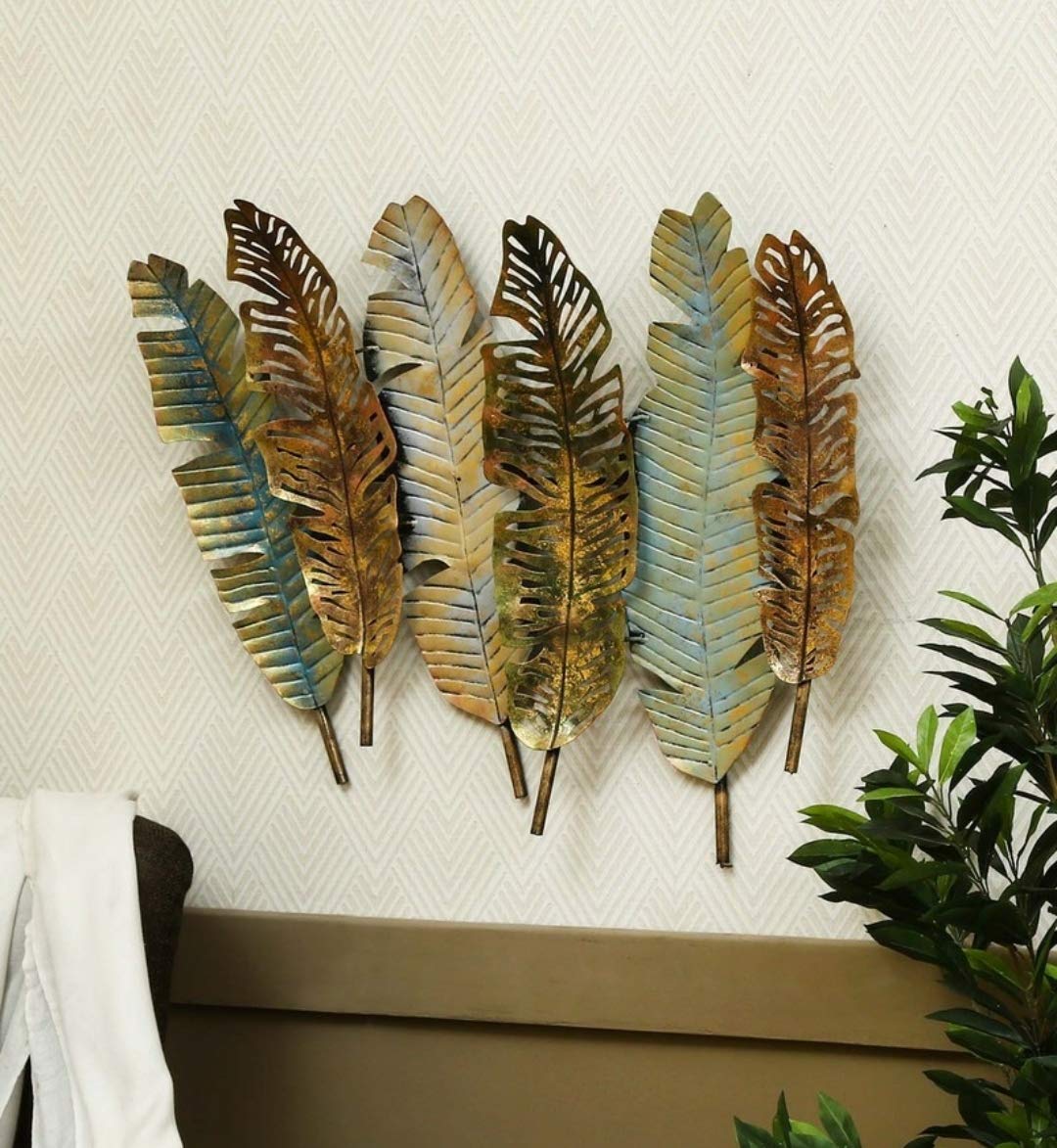 Banana leaf metal decor