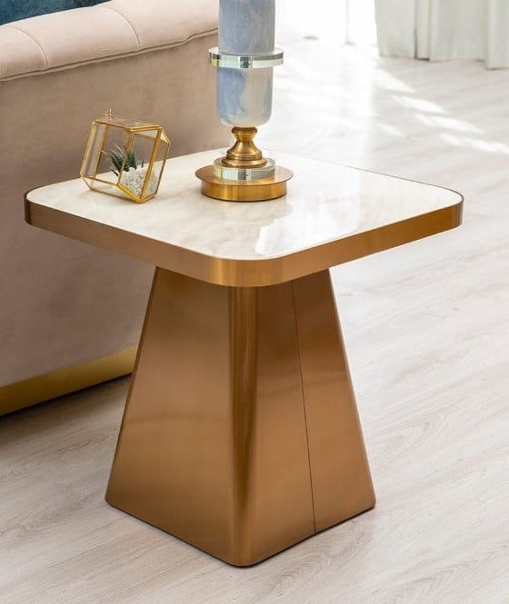 Corner table Marble